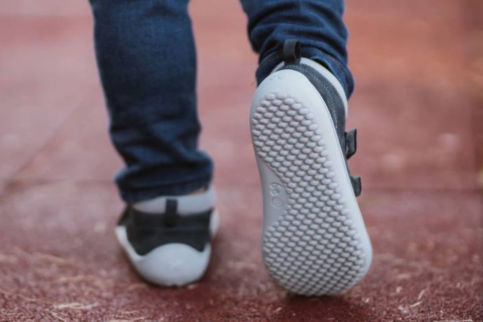 vaikai basi - žaistiBe Lenka HZVH228 anglis