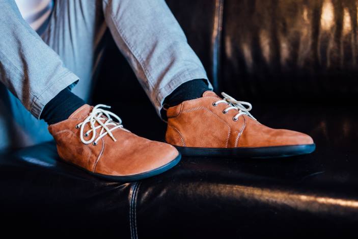 batai basomis kojomis – ikona vyrų Be Lenka HZVH67 konjako